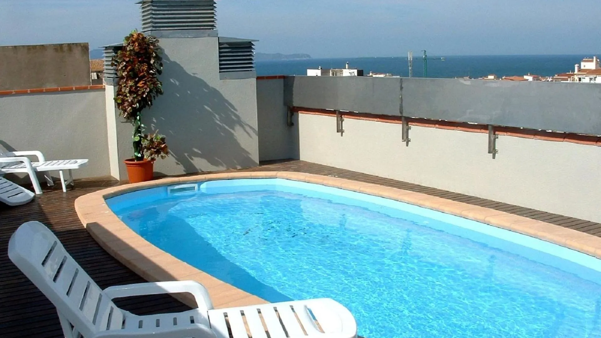 The Apartment In L\'Escala location